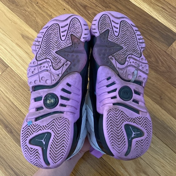 Jordan Women’s Purple and White Sneakers Size 5.5 - Picture 7 of 9